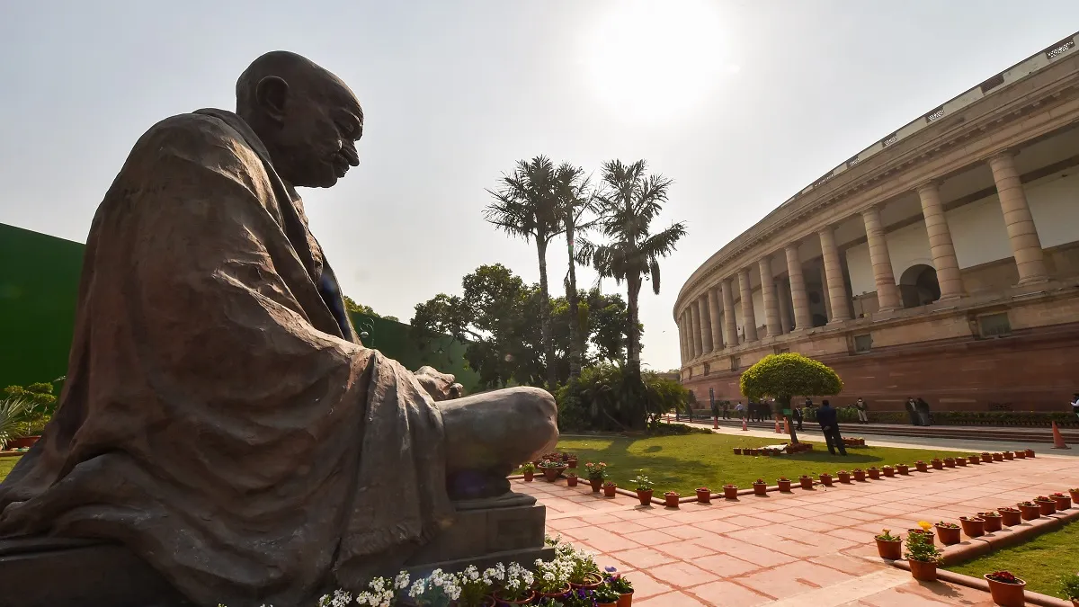 OBC Reservation: OBC आरक्षण की दिशा में बड़ा कदम, संविधान संशोधन बिल लोकसभा में हुआ पास OBC Reservation: OBC आरक्षण की दिशा में बड़ा कदम, संविधान संशोधन बिल लोकसभा में हुआ पास- India TV Hindi