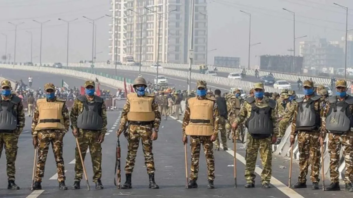 Bharat Bandh: भारत बंद को लेकर दिल्ली पुलिस ने गश्त बढ़ायी, राजनीतिक दल भी होंगे शामिल, इन्हें मिलेगी छूट Bharat Bandh: ‘भारत बंद’ को लेकर दिल्ली पुलिस ने गश्त बढ़ायी, जानिए किन्हें मिलेगी छूट- India TV Hindi