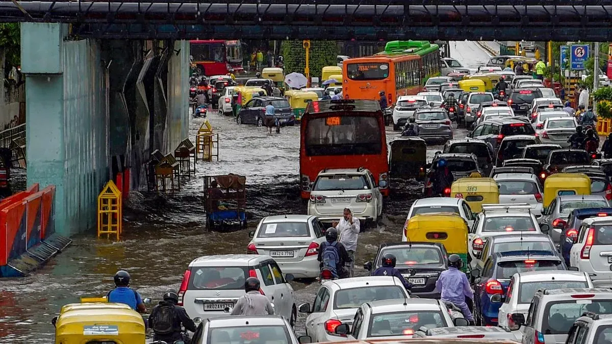 दिल्ली में मॉनसून ने तोड़ा 1964 का रिकॉर्ड, अभी और वर्षा का अनुमान Highest rainfall this monsoon since 1964; more in store- India TV Hindi