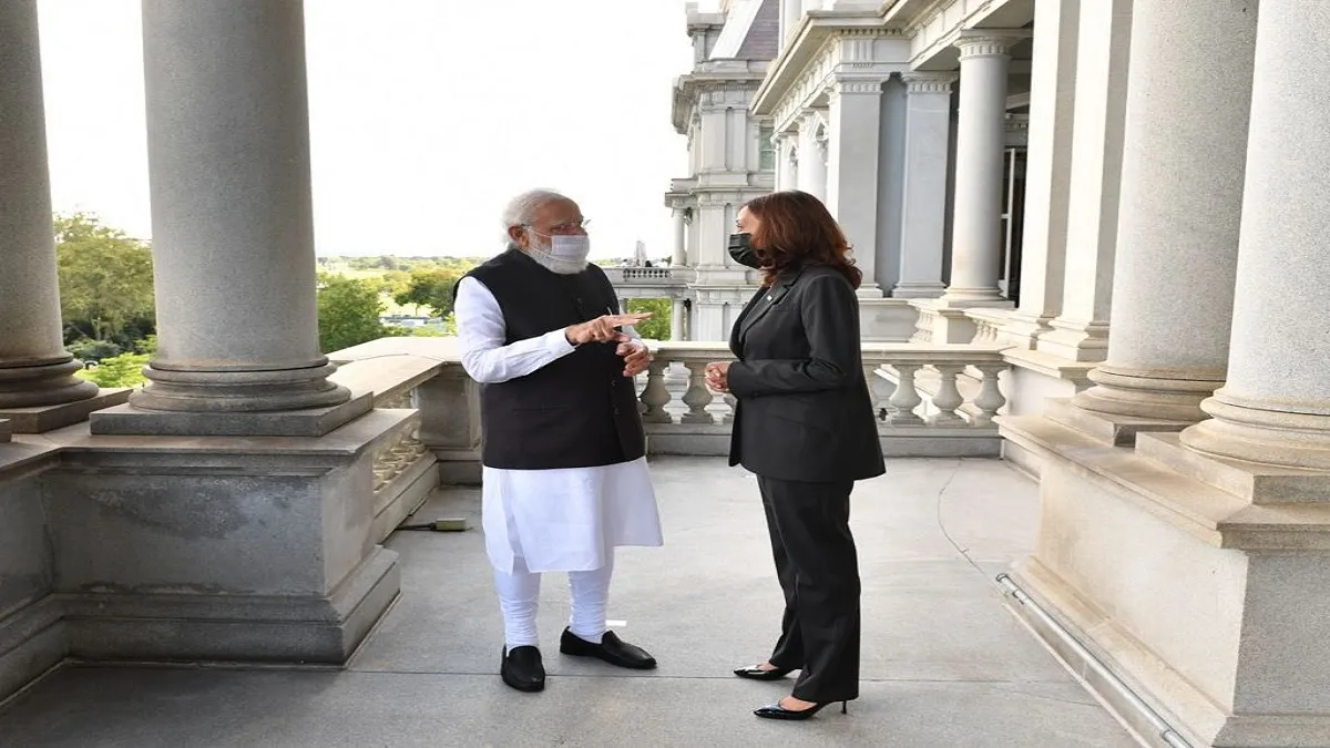 Modi US Visit: पीएम मोदी ने जापान के पीएम योशिहिदे सुगा से की मुलाकात, द्विपक्षीय मुद्दों पर हुई बात PM Narendra Modi & US VP Kamala Harris - India TV Hindi