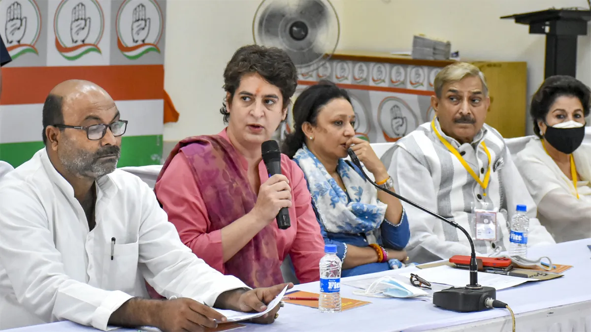 प्रियंका गांधी के नेतृत्व में 12,000 किलोमीटर लंबी यात्रा निकालेगी कांग्रेस Priyanka Gandhi, Priyanka Gandhi 12000 km, Priyanka Gandhi Pratigya Yatra- India TV Hindi
