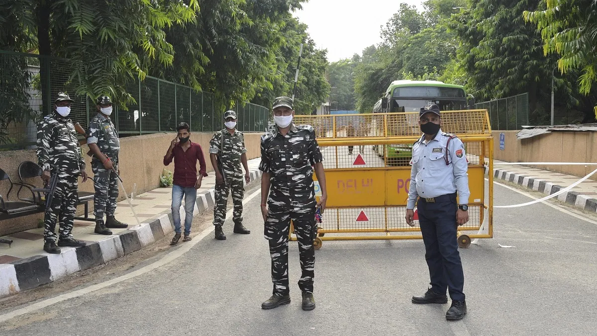 गोगी, टिल्लू गिरोह के सदस्य जिन जेलों में बंद हैं उनकी सुरक्षा बढ़ी Gogi Gang Tillu Gang security in jail increased latest news delhi today गोगी, टिल्लू गिरोह के सदस्य - India TV Hindi