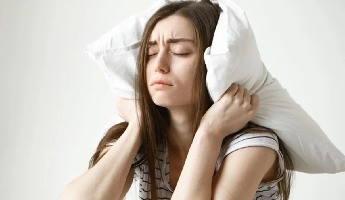 नींद नहीं आती है तो अपनाएं ये आसान घरेलू उपाय, जल्द दिखेगा असर girl trying to sleep- India TV Hindi