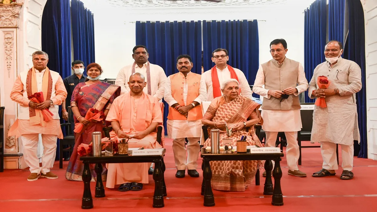Yogi Cabinet Expansion 2021: योगी मंत्रिमंडल का हुआ विस्तार, जितिन प्रसाद समेत 7 नए मंत्रियों को दिलाई गई शपथ Uttar Pradesh Governor Anandiben Patel and Chief Minister Yogi Adityanath with newly sworn-in state - India TV Hindi