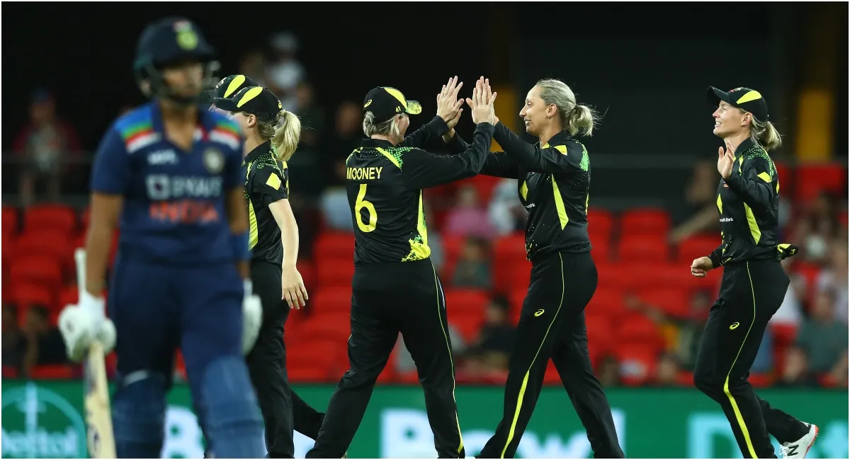 तीसरे टी-20 में ऑस्ट्रेलिया महिला टीम ने भारत को 14 रन से हराकर 2-0 से जीती सीरीज Australia, T20, Indian, Sports, cricket - India TV Hindi