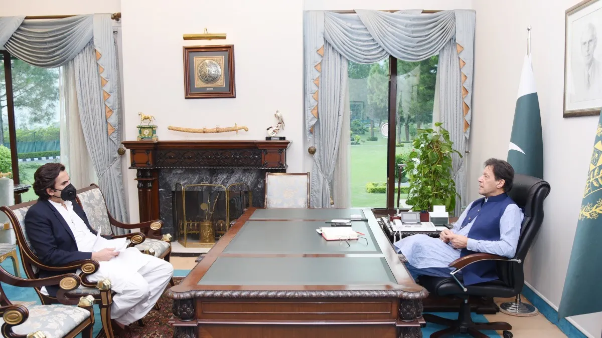 पाकिस्तान को तालिबान की मदद करने की मिल रही है सजा, पाक रुपया पहुंचा रिकॉर्ड निचले स्तर पर Pakistan rupee hits record low on US bill proposing sanctions- India TV Hindi