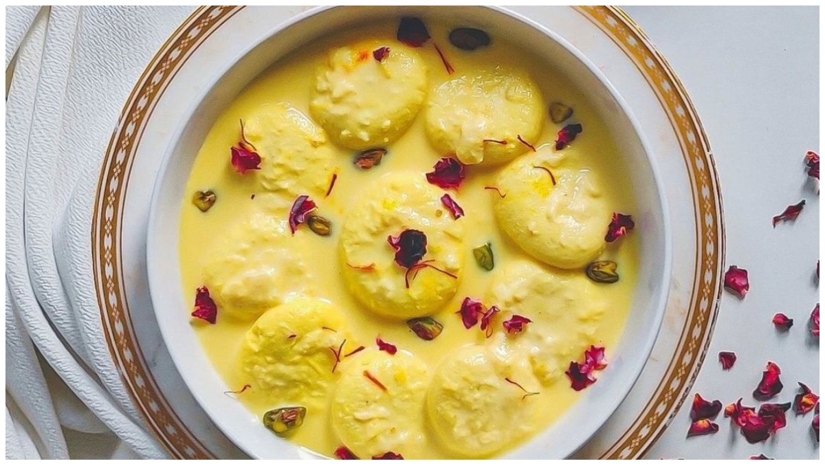 diwali 2021 recipe try rasmalai recipe at home step by step in hindi-Diwali Recipe 2021 : इस दीपावली घर पर बनाएं बाजार जैसी सॉफ्ट रसमलाई, जानें आसान रेसिपी - India TV Hindi