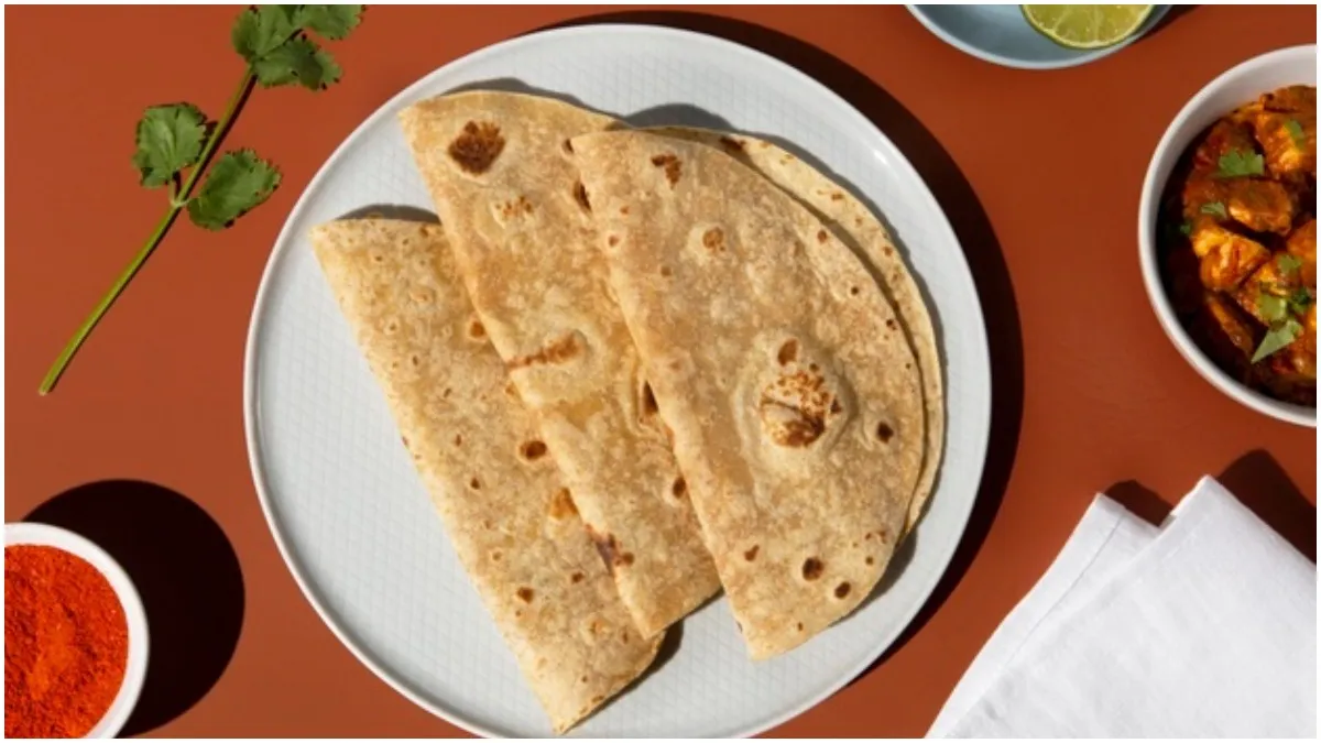 Kitchen Hacks: पराठे बनाने के कुछ देर बाद ही सुखकर हो जाते हैं कड़क? तो अपनाएं ये उपाय paratha - India TV Hindi