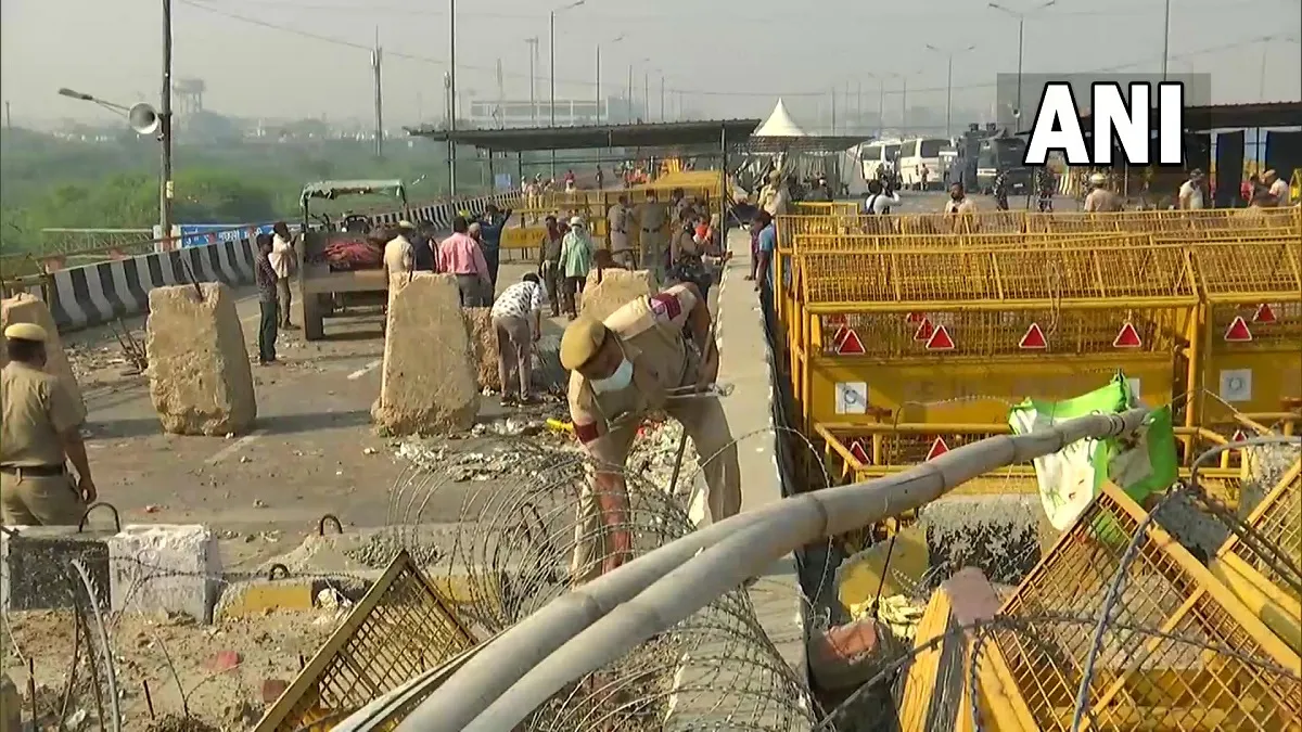 LIVE Updates: गाजीपुर और टिकरी बॉर्डर से हटाए जा रहे हैं बैरिकेड, टिकैत ने कहा संसद तक ले जाएंगे ट्रैक्टर LIVE Updates: गाजीपुर और टिकरी बॉर्डर से हटाए जा रहे हैं बैरिकेड, टिकैत ने कहा संसद तक ले जाएंगे ट्र- India TV Hindi