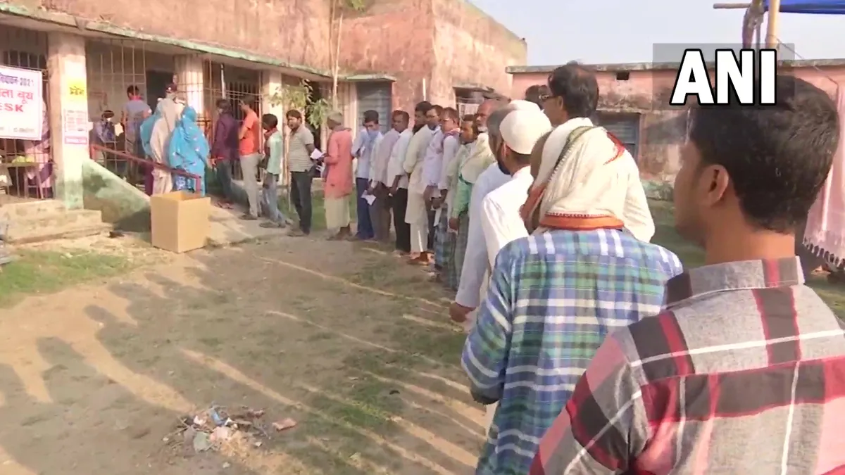 By-Elections LIVE Updates: लोकसभा की तीन और विधानसभा की 29 सीटों पर वोटिंग जारी, 2 नवंबर को नतीजे <p>By-Elections: लोकसभा की तीन और...- India TV Hindi