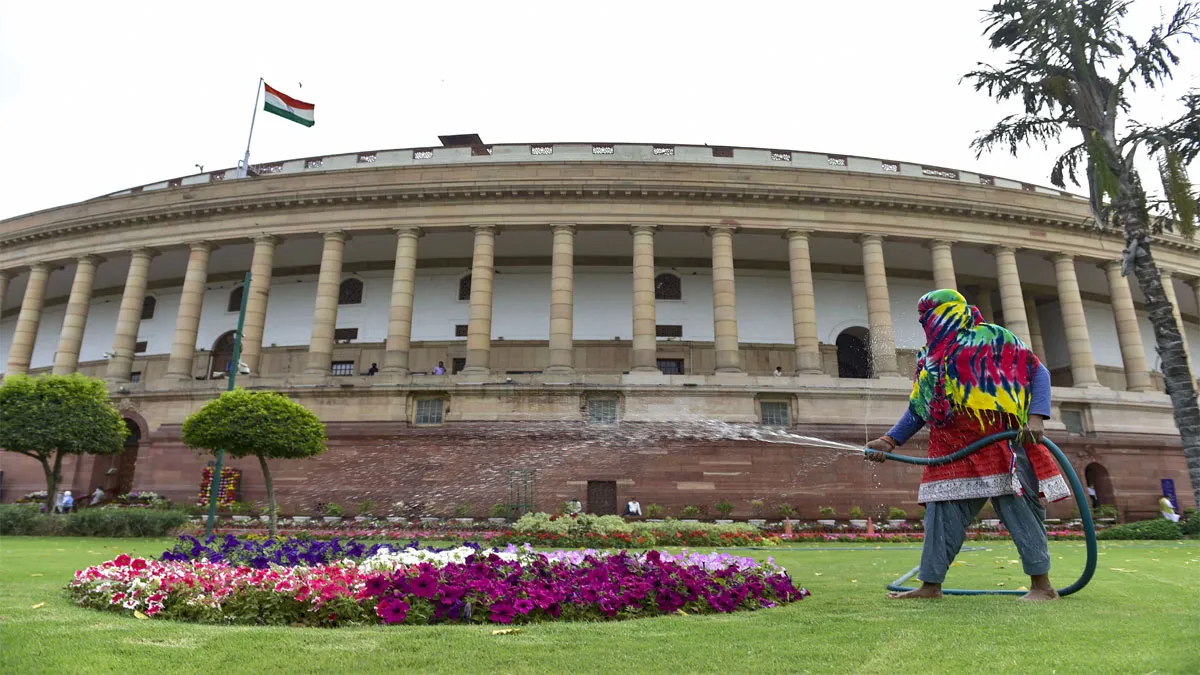 Parliament Winter Session Live: राहुल गांधी ने कहा- कृषि कानून वापसी दिखाती है कि किसानों को दबाया नहीं जा सकता <p>संसद भवन</p>- India TV Hindi