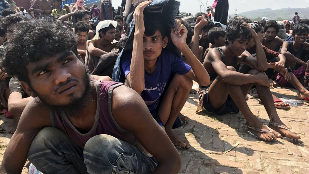 बांग्लादेश ने ‘खतरनाक द्वीप पर सैकड़ों और रोहिंग्या शरणार्थियों को भेजना शुरू किया Bangladesh 0716