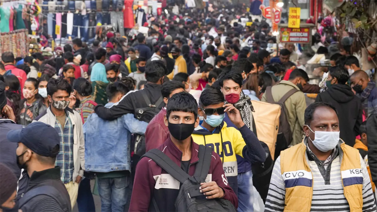 लोगों की लापरवाही दे रही 'लॉकडाउन' को न्योता, तीसरी लहर का खतरा! Omicron, Coronavirus, Omicron Delhi- India TV Hindi