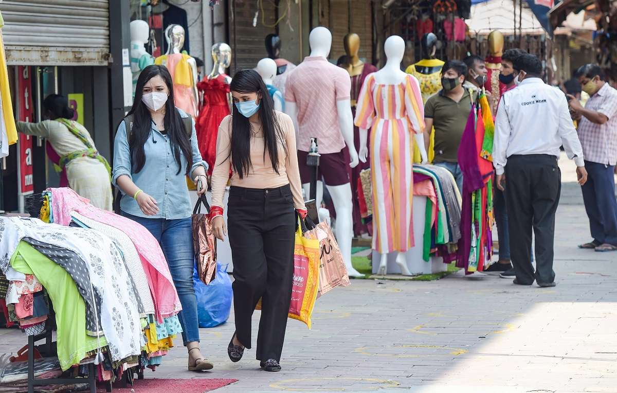 Sarojini Nagar market will open according to oddeven today and