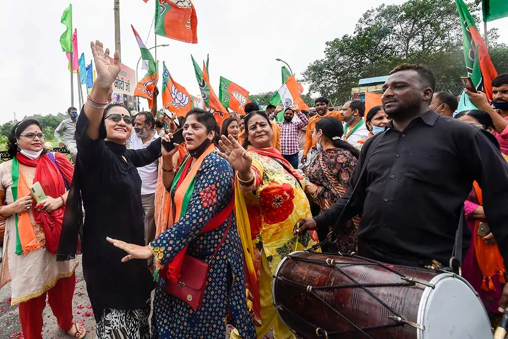 Assembly Election Live Updates: सपा के हुए स्वामी, 'वर्चुअल रैली' के नाम पर उड़ी कोरोना नियमों की धज्जियां <p><span style="color: #4e4e4e; font-family: 'Open Sans',...- India TV Hindi