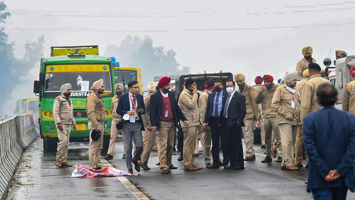 PM Modi Security Lapse: प्रधानमंत्री की सुरक्षा में चूक को लेकर BJP ने कांग्रेस पर बोला चौतरफा हमला <p>PM Modi Security Lapse:...- India TV Hindi