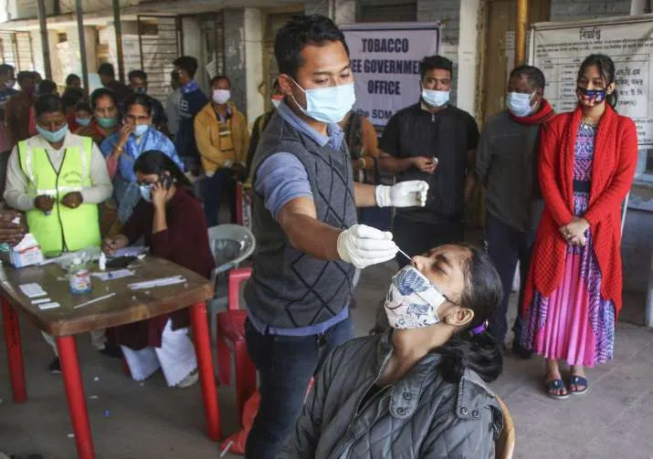 Coronavirus Omicron LIVE Updates: बेलगाम हुआ कोरोना, 24 घंटे में 1,59,632 नए केस दर्ज, 327 मौतें; एक्टिव मरीज 6 लाख के करीब <p><span style="color: #7f7f7f; font-family: Roboto,...- India TV Hindi