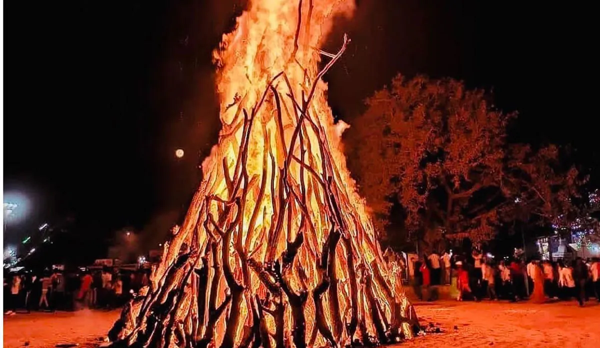 Holi 2022: कब है होली? जानिए होलिका दहन का शुभ मुहूर्त और पूजा विधि Holika Dahan- India TV Hindi