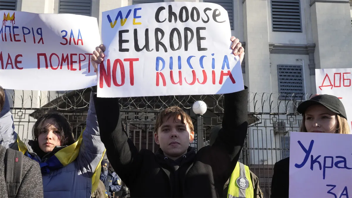 Russia Ukraine News: दुनिया के नेताओं ने रूस के खिलाफ उठाए कड़े कदम, EU के निशाने पर पुतिन और लावरोव European Union, Sergey Lavrov, Vladimir Putin, russia news,ukraine news- India TV Hindi
