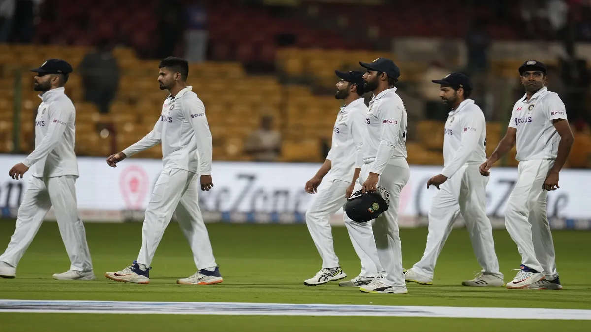 Ind vs SL 2nd Test, Day 3 Highlights: दूसरे टेस्ट में भारत ने श्रीलंका को दी करारी शिकस्त, सीरीज में किया क्लीन स्वीप <p>Ind vs SL 2nd Test, Day 3 </p>- India TV Hindi