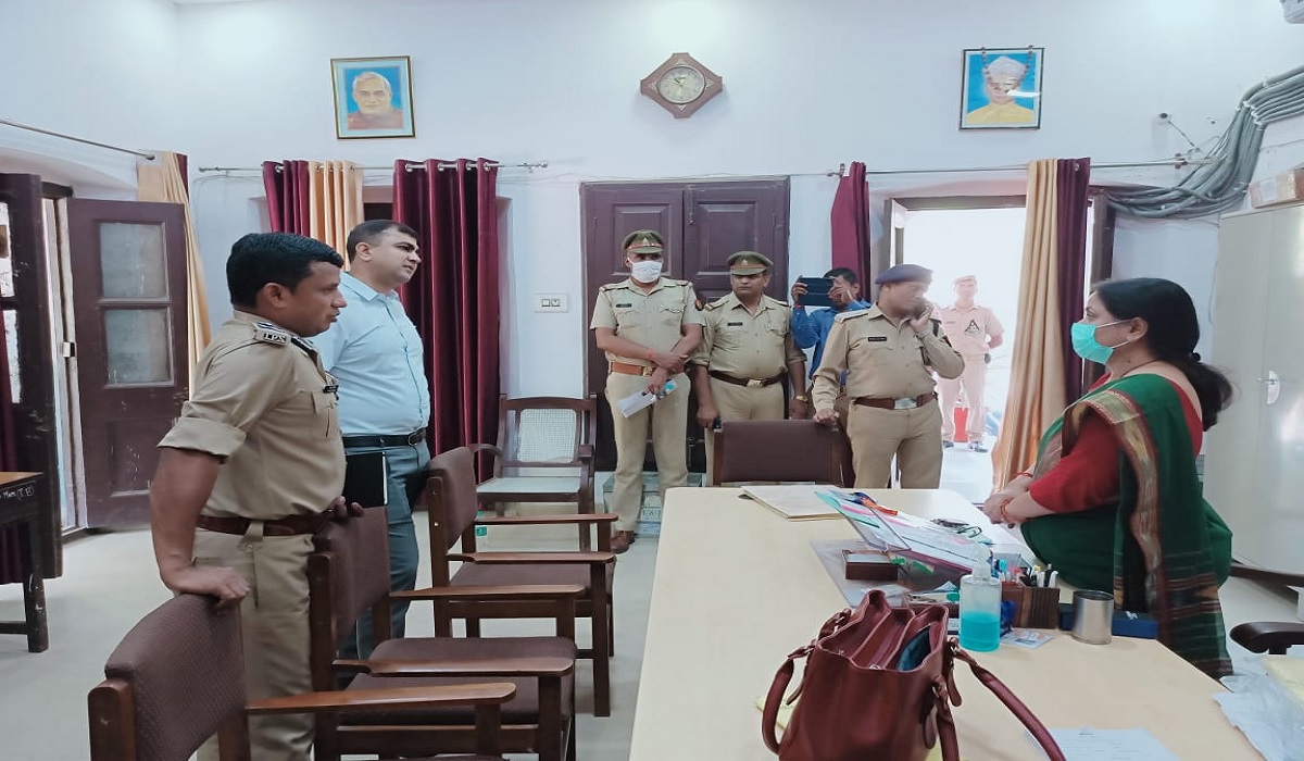 UP Board Exam 2022 Lucknow DM Abhishek Prakash inspected several