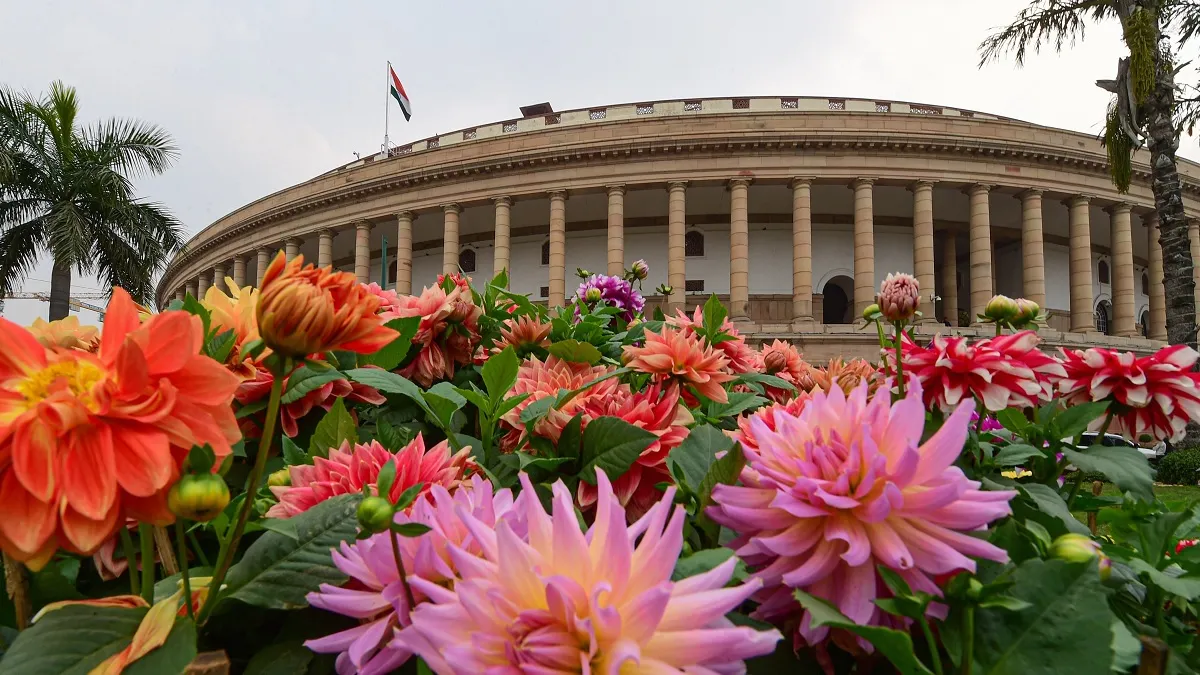 Parliament Budget Session: विपक्ष के हंगामे के बीच संसद की कार्रवाई स्थगित, भगवंत मान ने सौंपा इस्तीफा Parliament Session- India TV Hindi