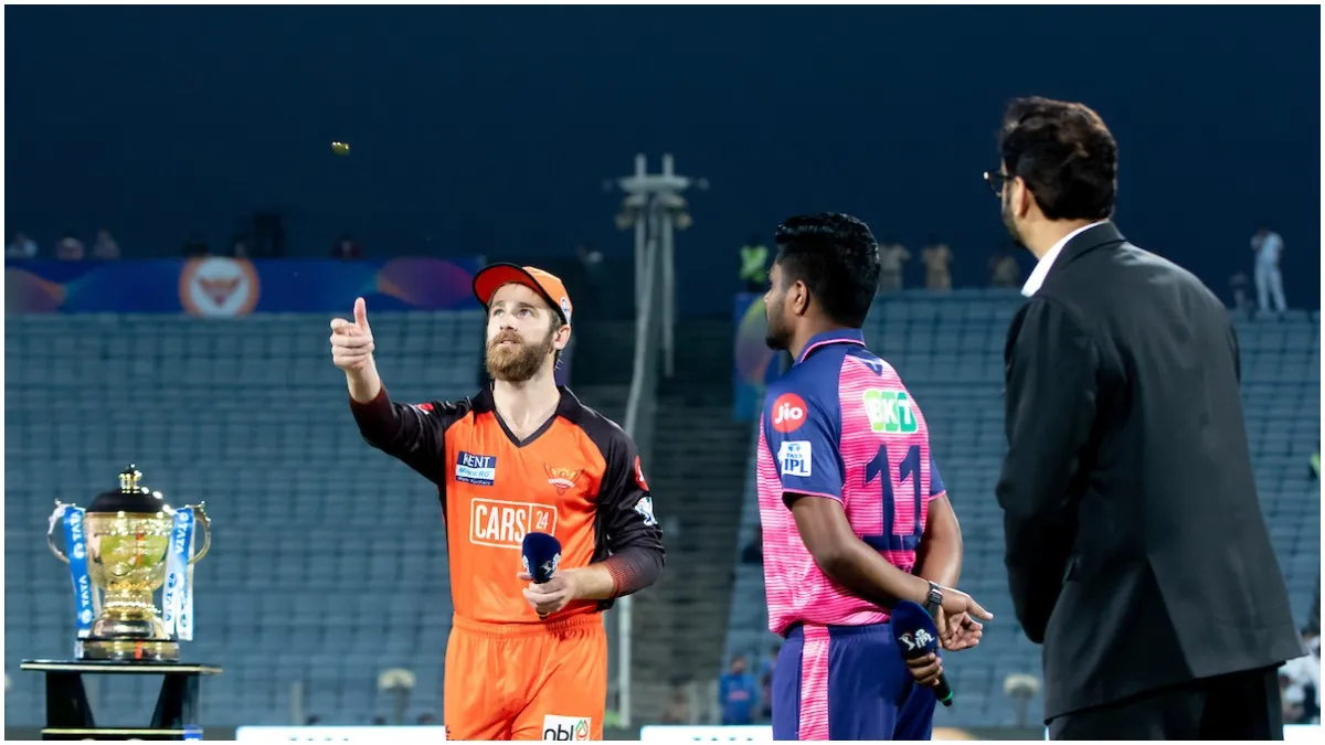Highlights IPL 2022 SRH vs RR: राजस्थान की शानदार शुरुआत, हैदराबाद को 61 रनों से दी शिकस्त <p>टॉस के दौरान सिक्का...- India TV Hindi