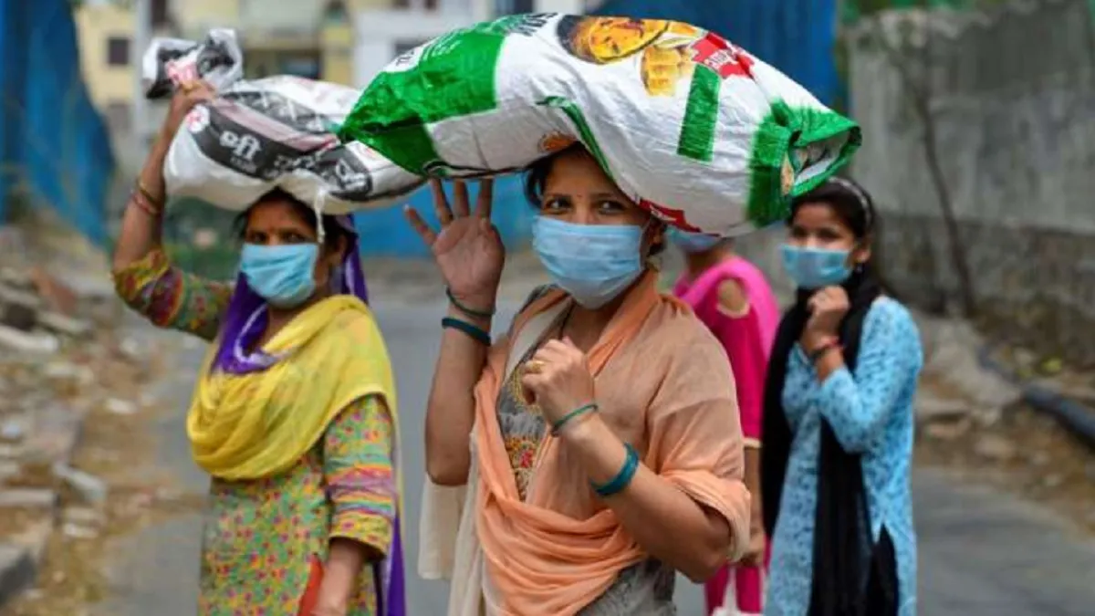 फ्री... फ्री... फ्री... के लॉलीपॉप में फंसा लोकतंत्र! जानिए क्या है मुफ्तखोरी की योजनाओं का खेल? Govt. Schemes- India TV Hindi