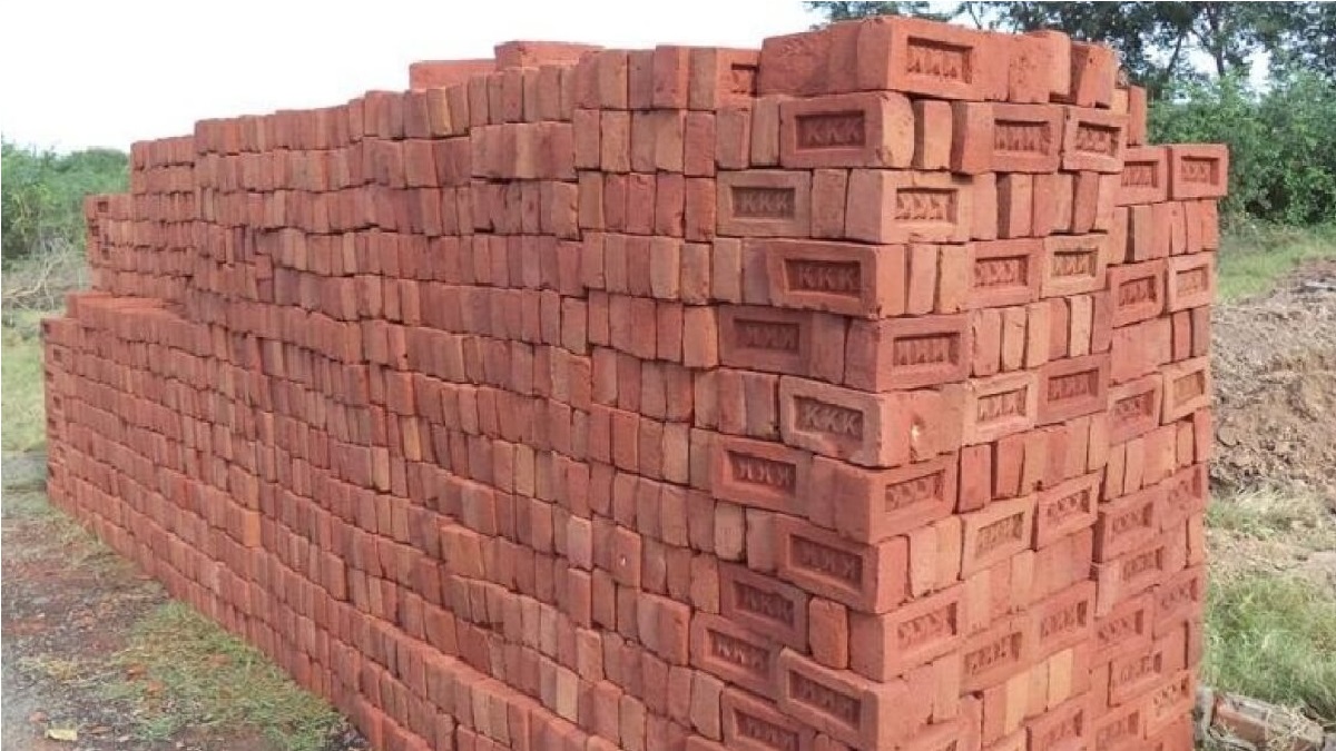 घर बनाने के लिए अब ईंट भी हुई महंगी, सरकार ने बढ़ाई भट्टा कारोबारी पर