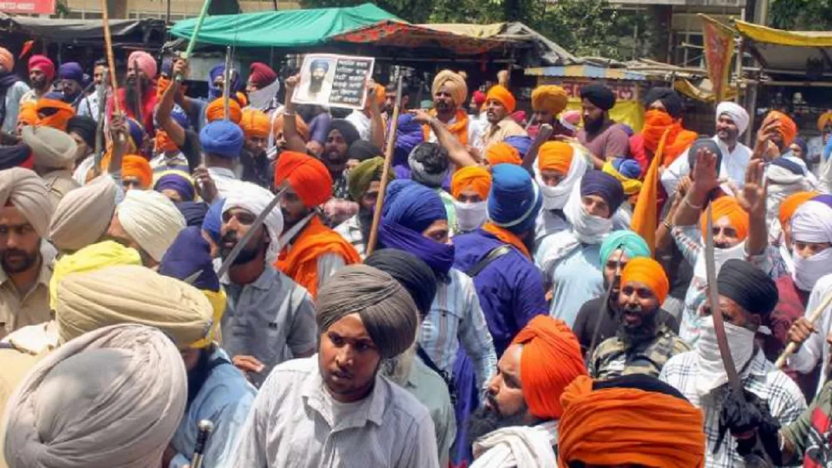 Patiala Violence: पटियाला में अफवाह फैलने की वजह से हुई झड़प, इंटरनेट सेवा शाम तक बंद Patiala Violence- India TV Hindi