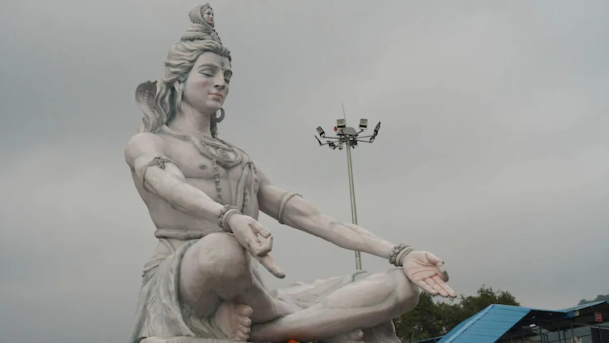 जीवन में चल रही समस्याओं से छुटकारा पाने के लिए सोमवार के दिन करें ये खास उपाय, मिलेगी सफलता Somvar Ke Upay - India TV Hindi