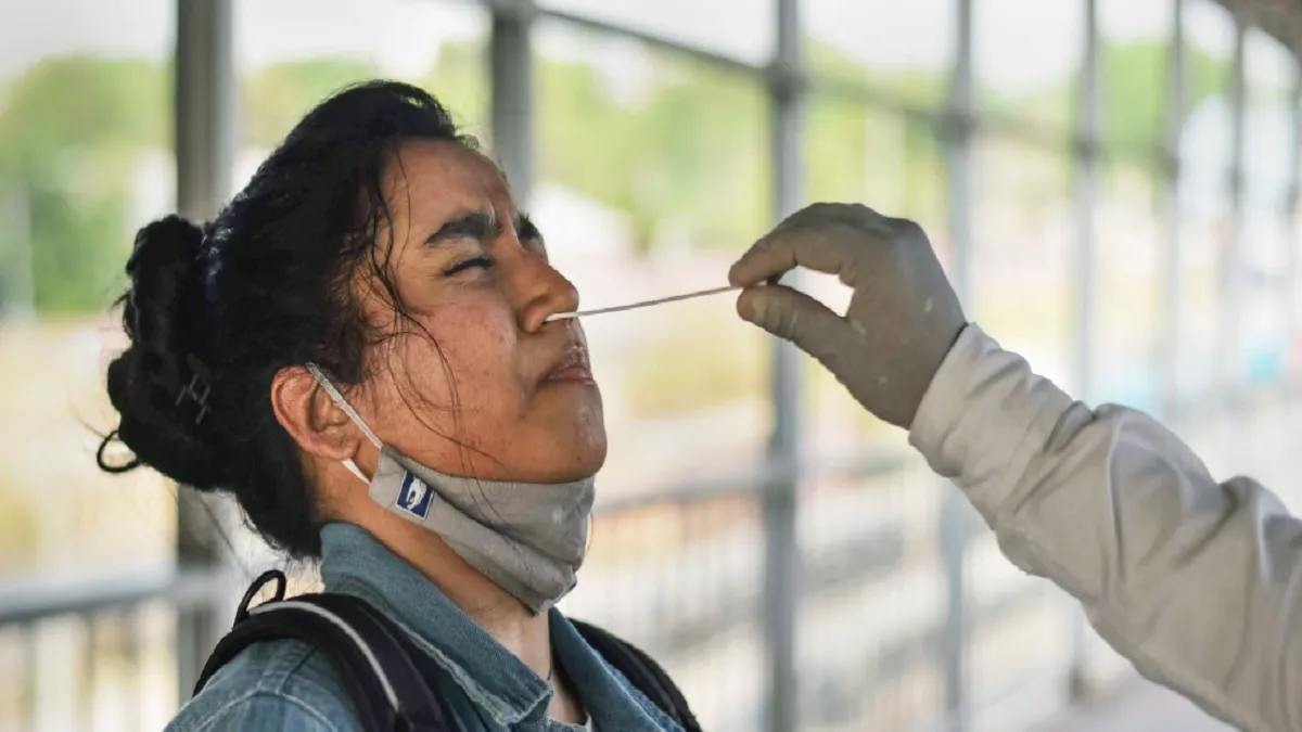 Corona Cases in India: देश में एक सप्ताह के भीतर 41% बढ़ गए मरीज, क्या यह चौथी लहर की है आहट? Corona Cases in India- India TV Hindi