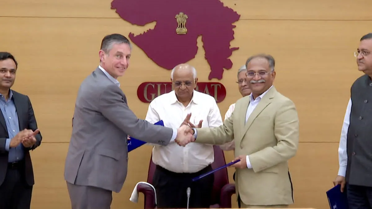 Carbon Market: गुजरात बनेगा कार्बन मार्केट स्थापित करने वाला देश का पहला राज्य, पीएम मोदी के नेट जीरो इमिशन्स मिशन की ओर बड़ा कदम <p>Gujarat signs MoU to set up a carbon market</p>- India TV Paisa