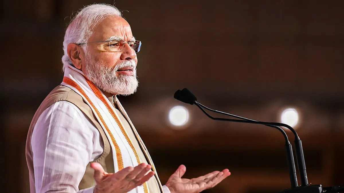 PM Modi Japan: "मैं मक्खन पर नहीं, पत्थर पर लकीर खींचता हूं," पढ़ें जापान में पीएम मोदी की बड़ी बातें Prime Minister Narendra Modi addresses members of the Indian community during an event, in Tokyo, Ja- India TV Hindi