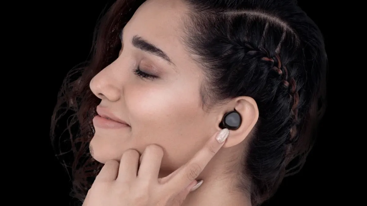 Music under 1500: कम कीमत में लीजिए म्यूजिक का मजा, ये हैं 1500 रुपये से भी कम दाम में सबसे किफायती ईयरपॉड्स <p>Earpods </p>- India TV Hindi