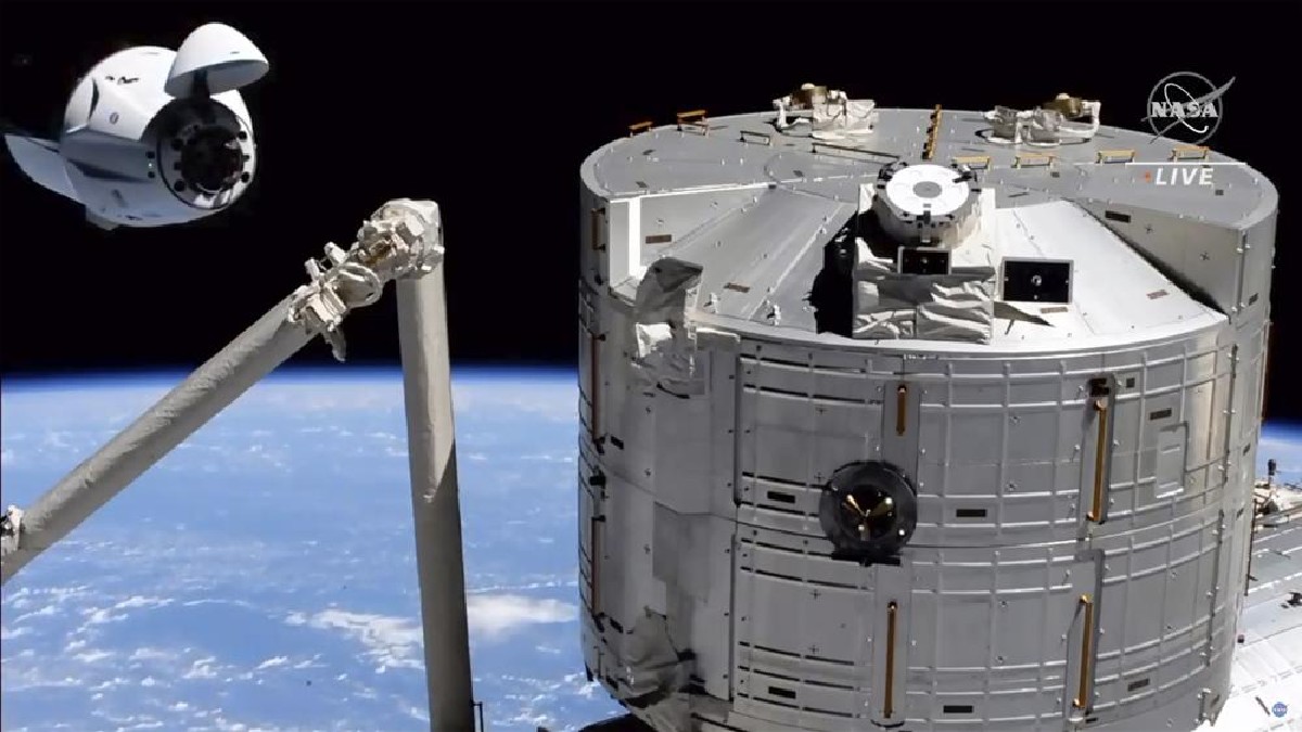 China Space Program China launches first lab module of its space ...