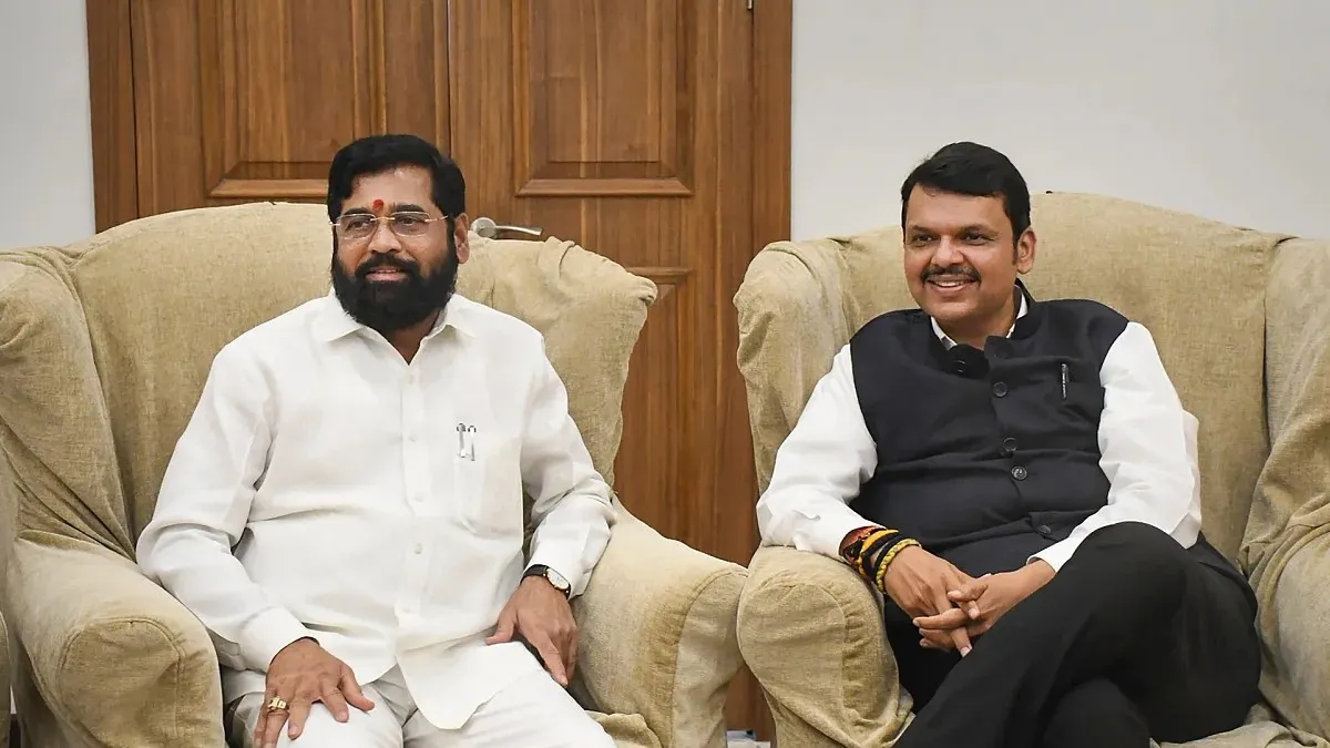 Maharashtra Cabinet Expansion: "दो चरणों में होगा शिंदे सरकार का कैबिनेट विस्तार", BJP को मिल सकते हैं ये विभाग Shinde and Fadanvees- India TV Hindi