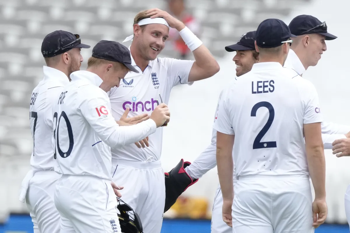 stuart broad and England Team- India TV Hindi