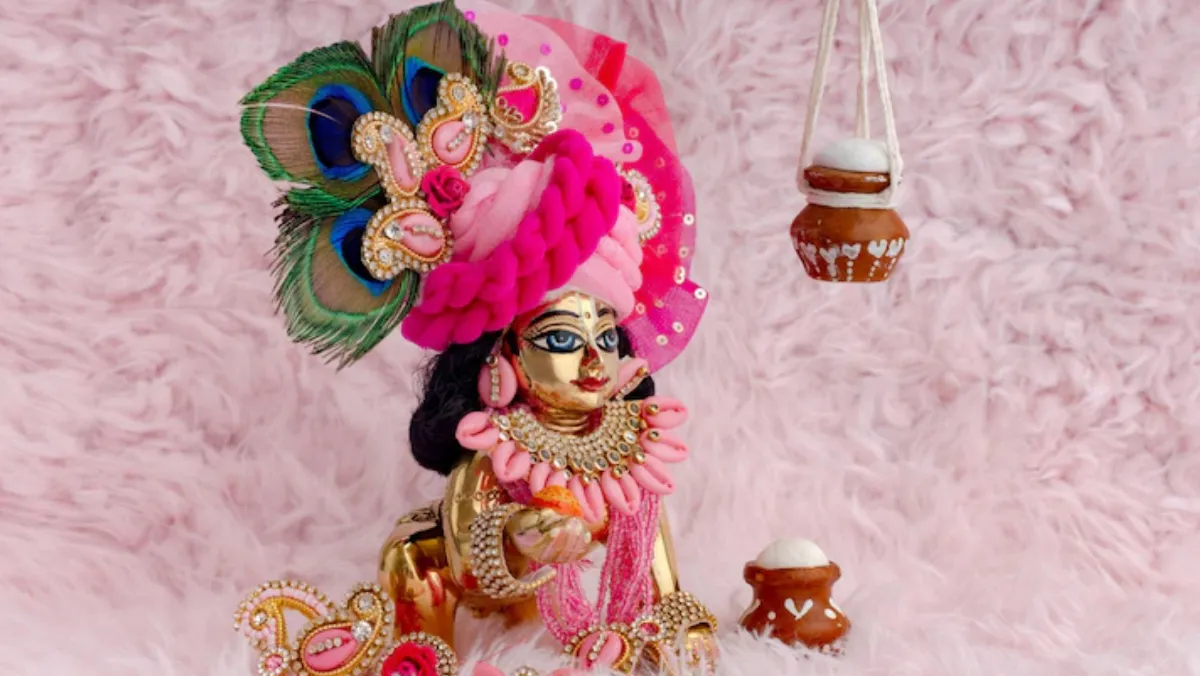 Janmashtami 2022: मेहनत के बाद भी हाथ में नहीं टिकता पैसा तो जन्माष्टमी के दिन करें ये खास उपाय, होगी धन की बरसात Janmashtami 2022- India TV Hindi