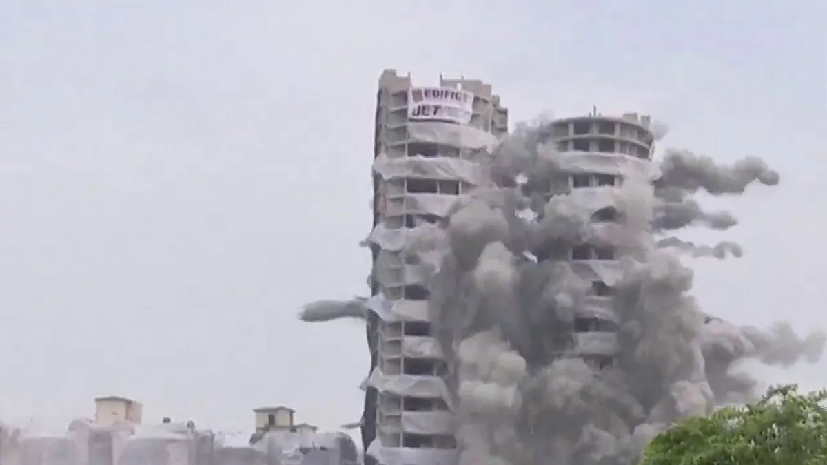Noida Twin Towers Demolition Highlights: नोएडा का ट्विन टावर गिराया गया, जानें पल-पल की अपडेट Noida Twin Towers Demolition- India TV Hindi