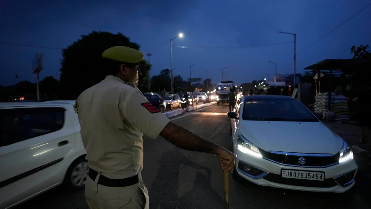 Independence Day 2022: दिल्ली से लेकर कश्मीर तक सुरक्षा के कड़े इंतजाम, देश मना रहा 75वां स्वतंत्रता दिवस Independence Day 2022- India TV Hindi