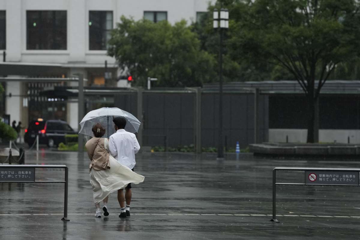 storm in Japan broke the wall of the space center, dozens of flights