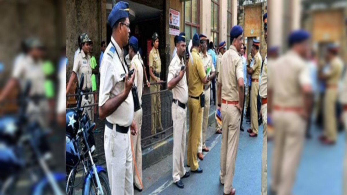 Mumbai News handcuffs kept in hands of accused Still absconding from