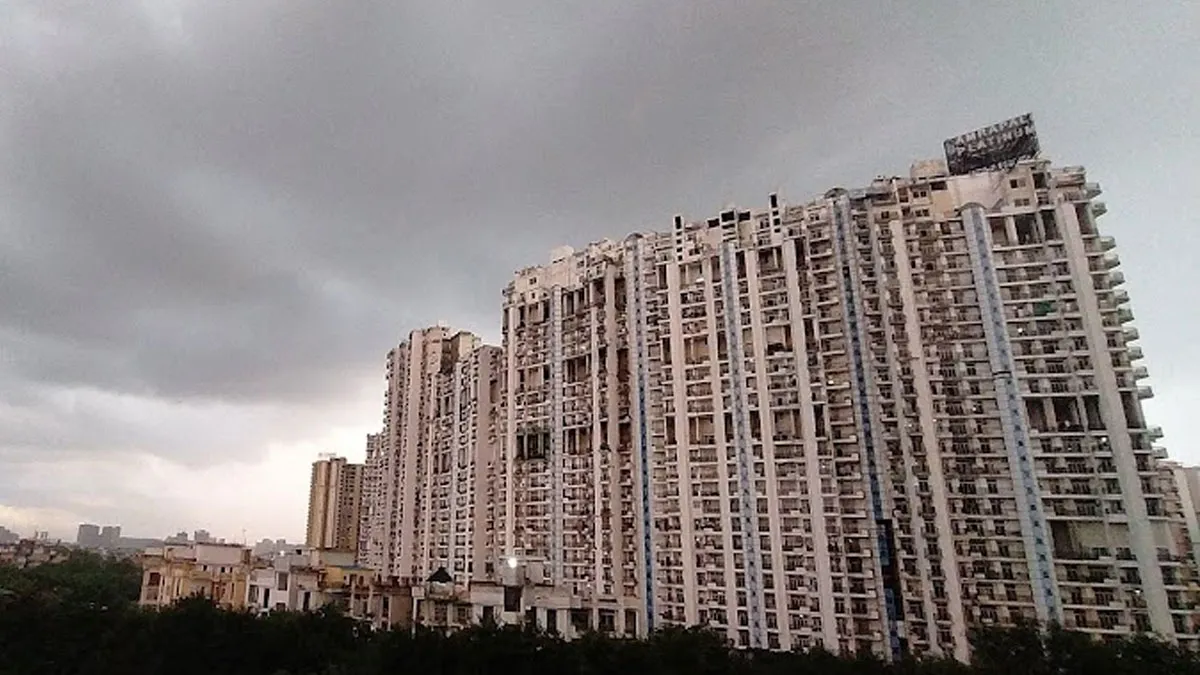 UP RERA ने 13 बिल्डरों पर लगाया करोड़ों का जुर्माना, आदेश नहीं मानने पर की गई कार्रवाई UP RERA - India TV Hindi