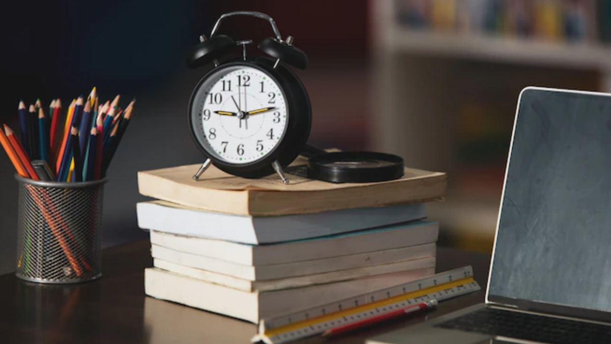 Vastu For Study Room वास्तु के अनुसार सेट करें स्टडी रूम, पढ़ाई में