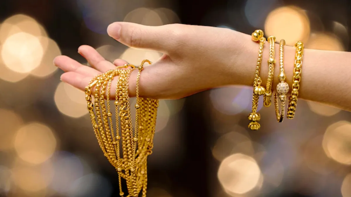 Diwali Shopping: Gold ज्वेलरी पर डिस्काउंट के चक्कर में न खा जाएं धोखा! धनतेरस पर खरीदारी से पहले इन जरूरी बातों का रखें ध्यान Diwali Shopping- India TV Paisa