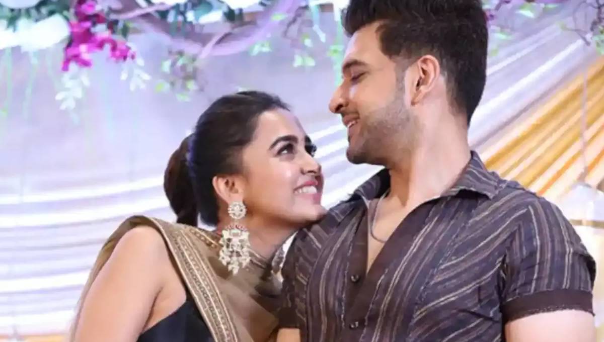 Tejasswi Prakash And Karan Kundra Are Getting Married Actress Replied By Making Video