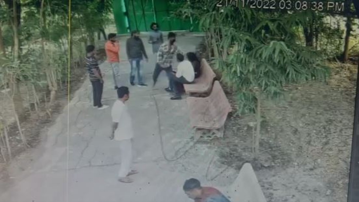 मुस्लिम महिला से प्यार करने की मिली सजा, हिंदु युवक की लाठी-डंडों से पीट-पीटकर की हत्या। Punished for loving a Muslim woman, a Hindu youth was beaten to death with sticksमहाराष्ट्र के नांदेड़ में मुस्