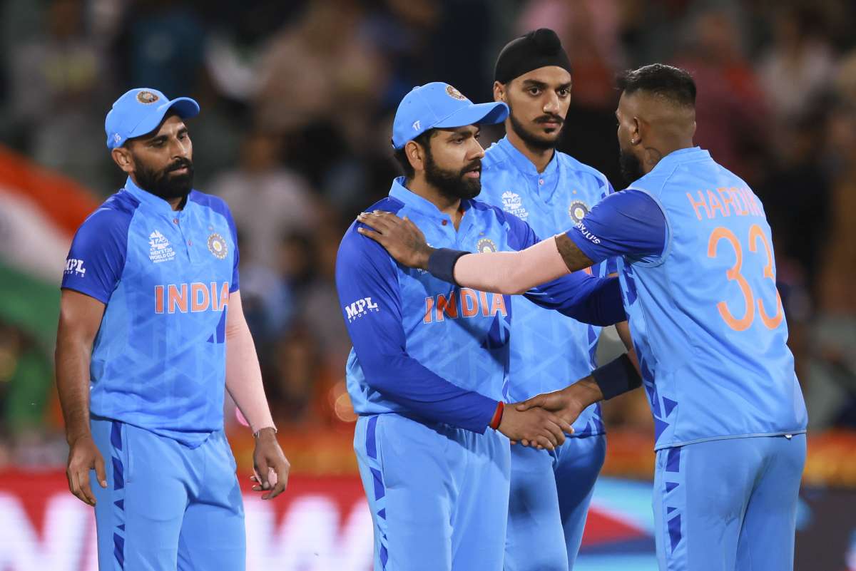 Team India odi and t20 squad announced for new zealand series rohit sharma virat kohli out | न्यूजीलैंड के खिलाफ वनडे और टी20 सीरीज के लिए टीम का ऐलान, रोहित-विराट को किया गया बाहर
