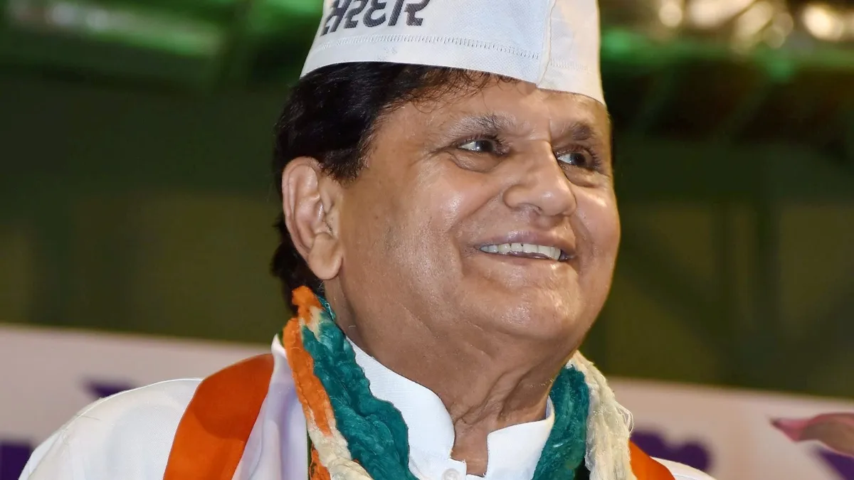 गुजरात चुनाव में कांग्रेस कहां है? पार्टी नेताओं को खल रही अहमद पटेल की कमी स्वर्गीय अहमद पटेल- India TV Hindi
